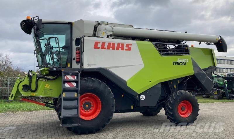 CLAAS TRION 530 Moissonneuse batteuse