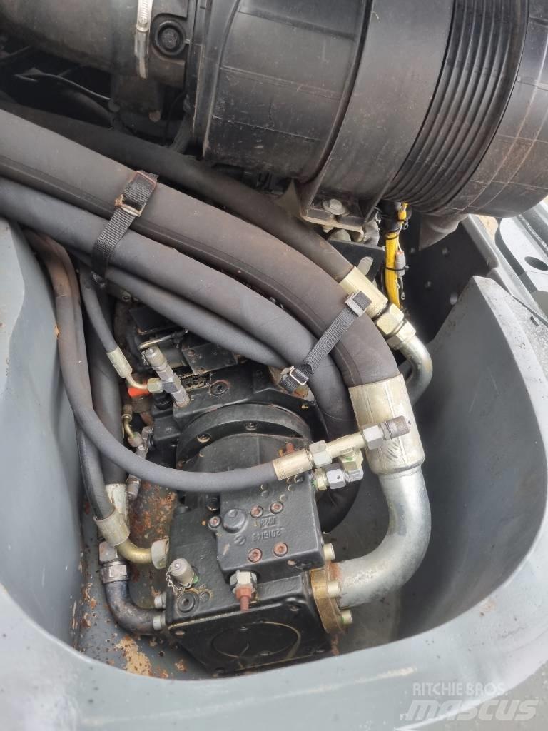 Liebherr L 526 Chargeuse sur pneus