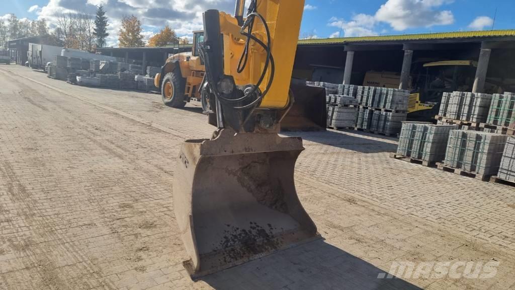 JCB JS 220 LC Pelle sur chenilles