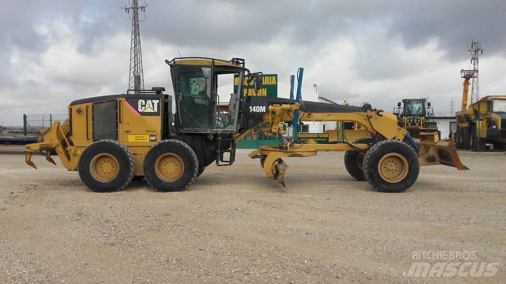 CAT 140 M Niveleuse