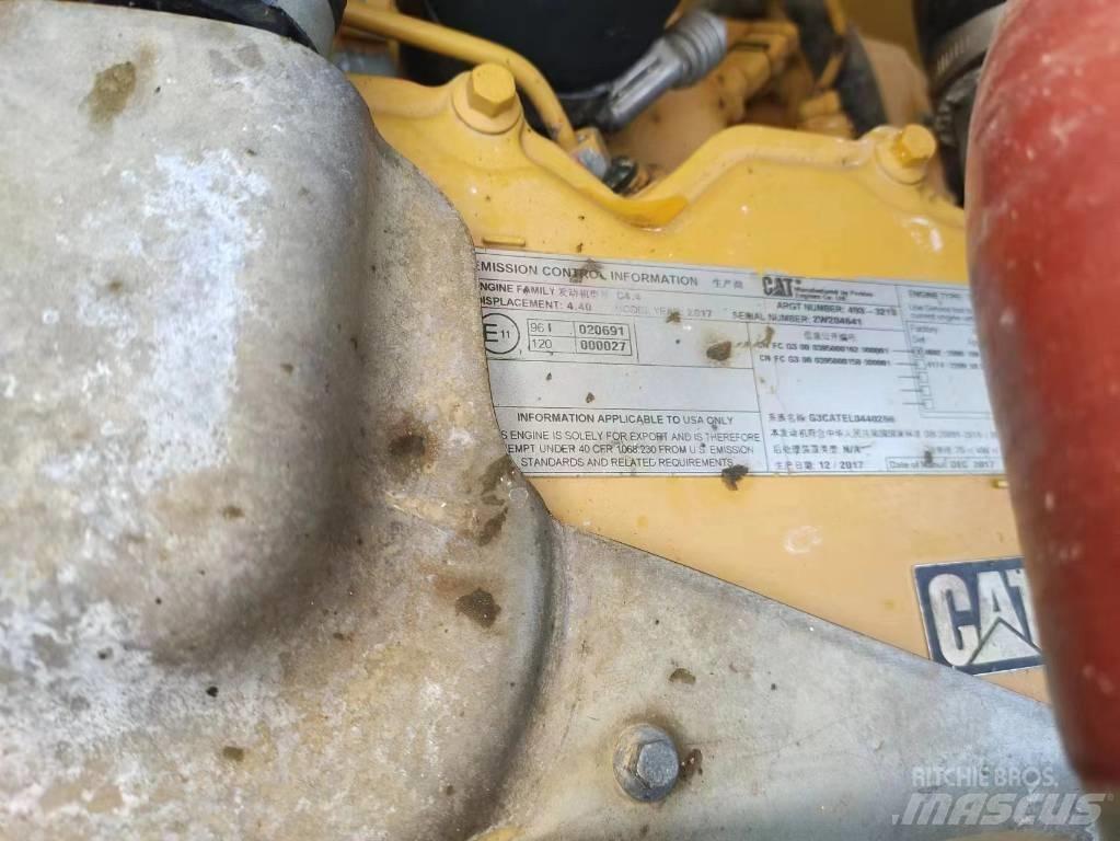 CAT 320GC Pelle sur chenilles