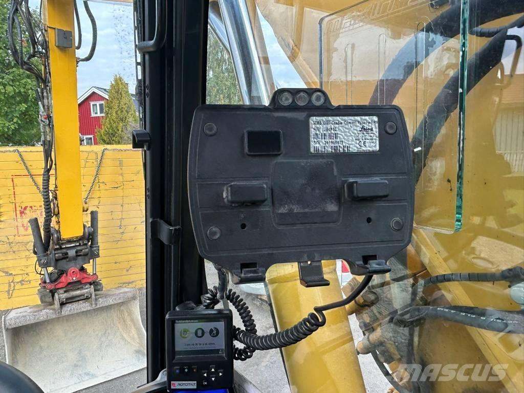 Komatsu PW 148-11 Pelle sur pneus
