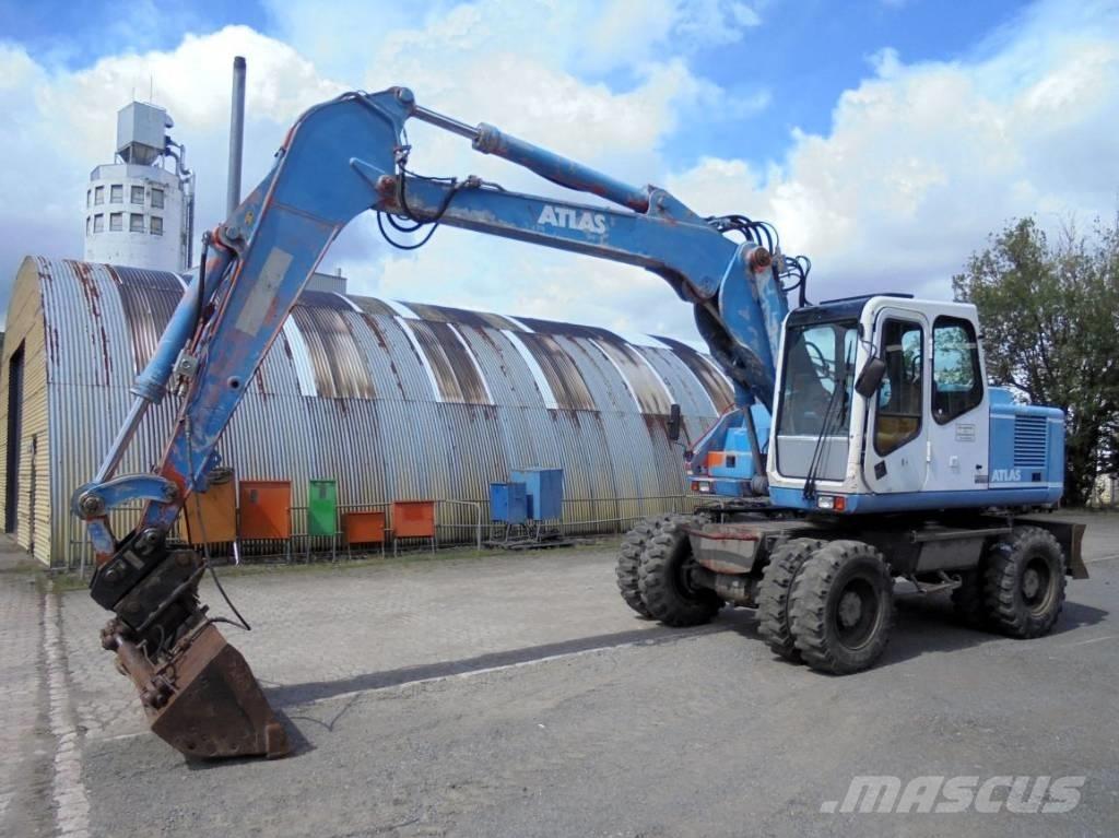 Atlas 1604 K Pelle sur pneus