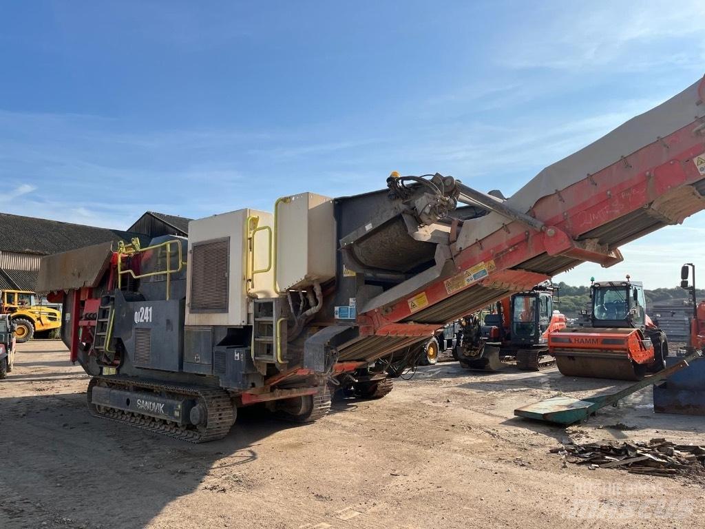 Sandvik QJ 241 Concasseur mobile