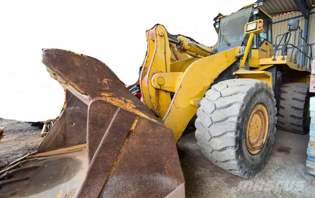 Komatsu WA 600-6 Chargeuse sur pneus