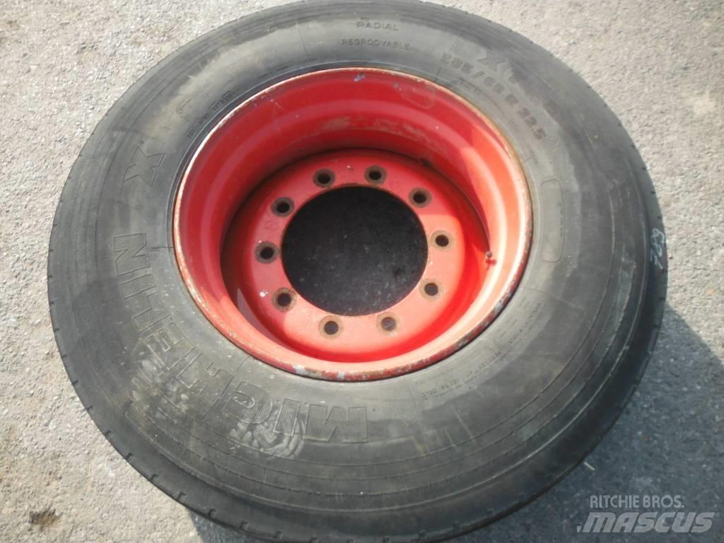Michelin 385/65R22.5 Pneus, roues et jantes