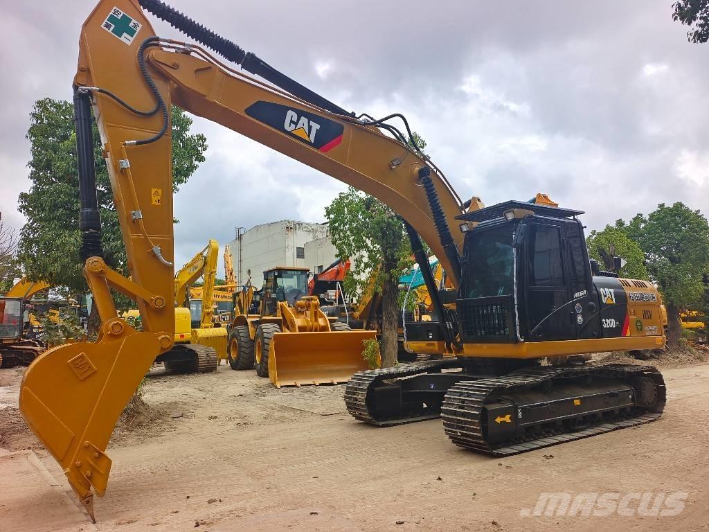 CAT 320D2GC Pelle sur chenilles