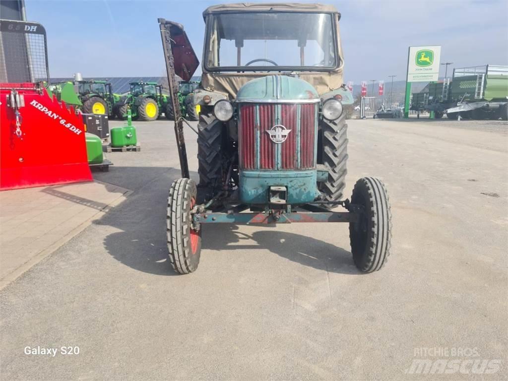 Hanomag R 324 SA Tracteur
