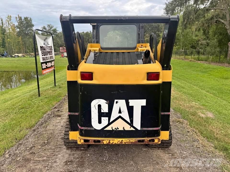 CAT 257B Chargeuse compacte