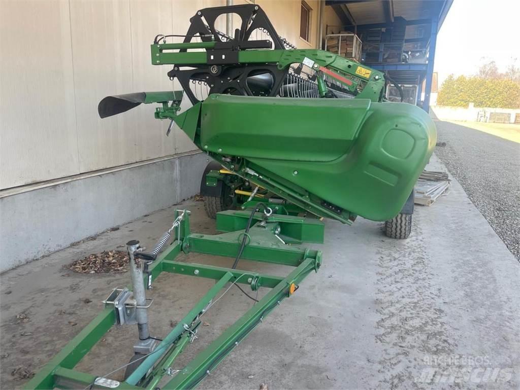 John Deere S690i Moissonneuse batteuse