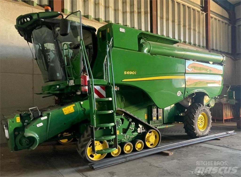 John Deere S690i Moissonneuse batteuse