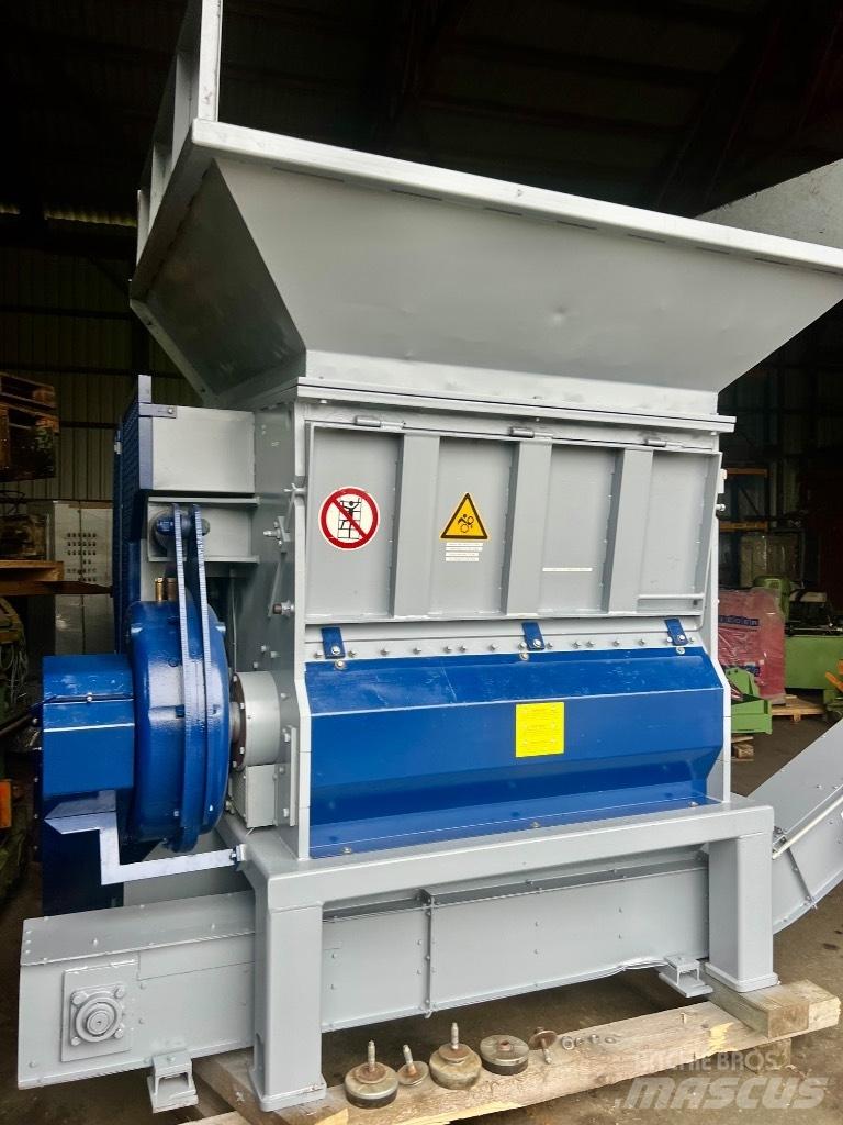 Lindner VEGA 1500 Broyeur à déchets
