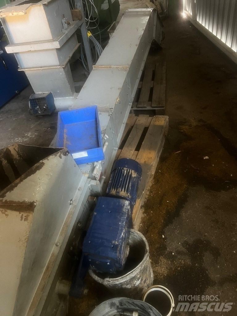 Lindner VEGA 1500 Broyeur à déchets