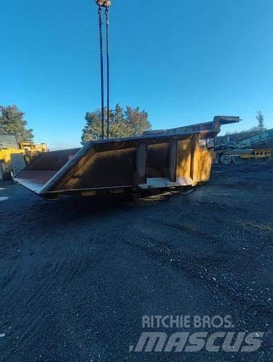 CAT BENNE CAT 775G Construction - Autres