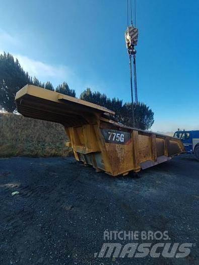 CAT BENNE CAT 775G Construction - Autres