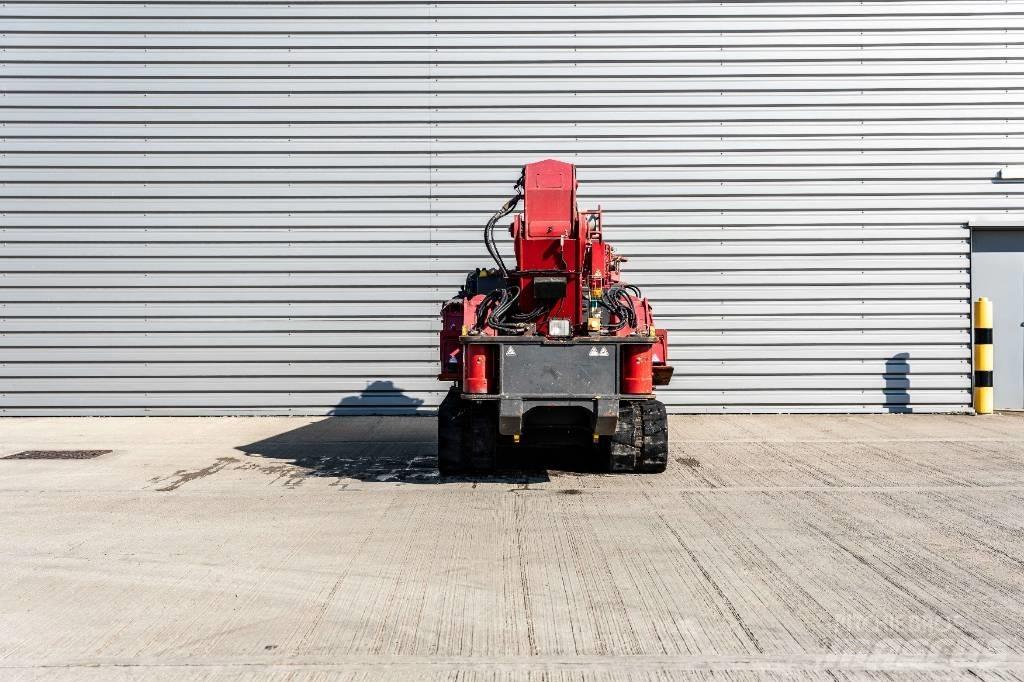 Unic URW-706 Mini grue