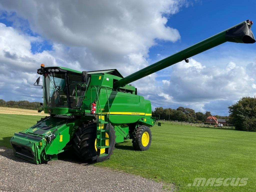 John Deere T 670 i Moissonneuse batteuse