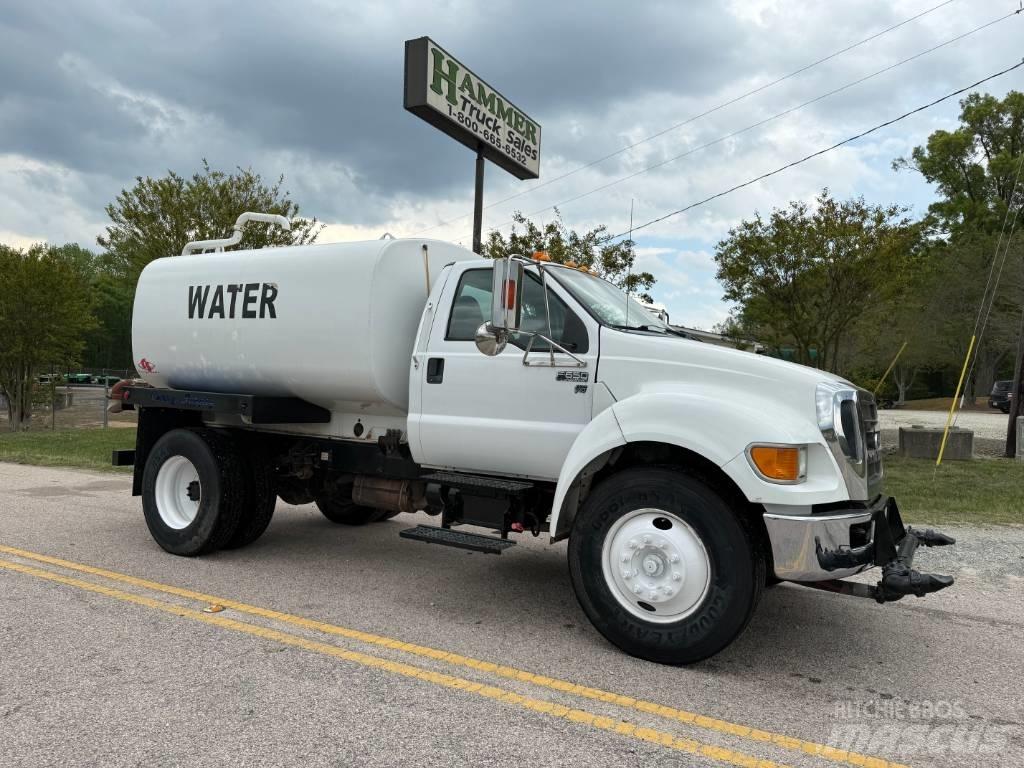 Ford F 650 Camion citerne à eau