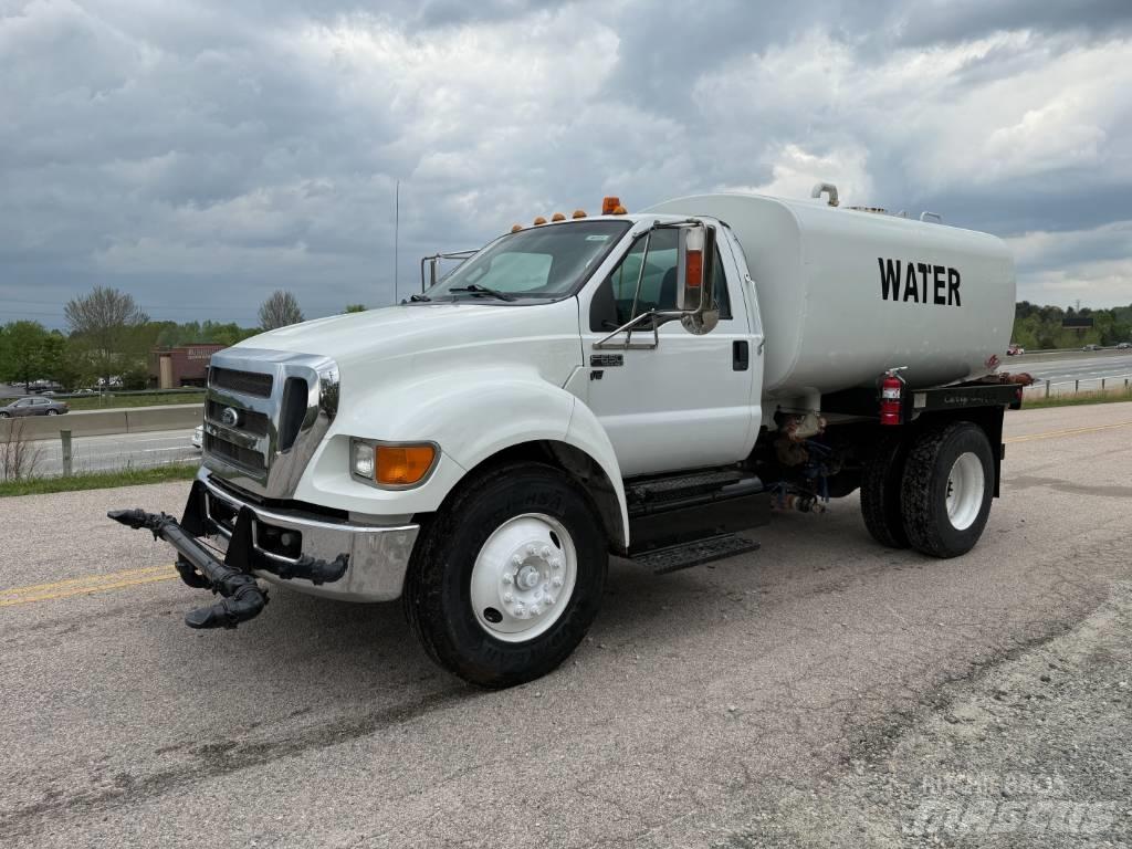 Ford F 650 Camion citerne à eau