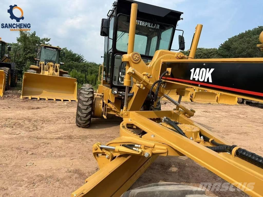 CAT 140K Niveleuse