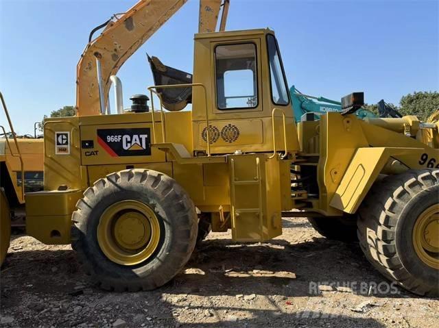 CAT 966 F Chargeuse sur pneus
