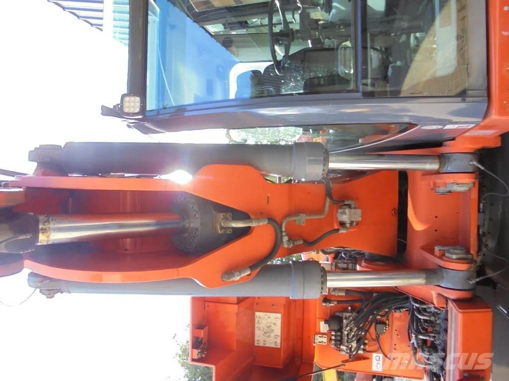 Atlas 180 WSR Pelle sur pneus