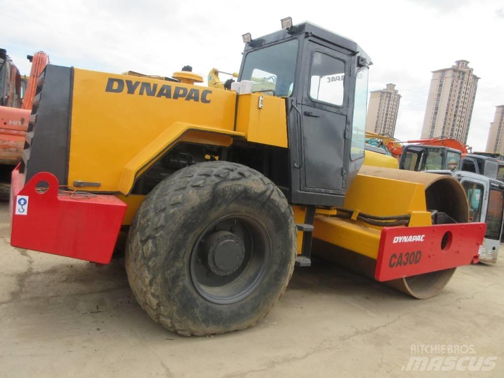 Dynapac CA30D Rouleaux monocylindre