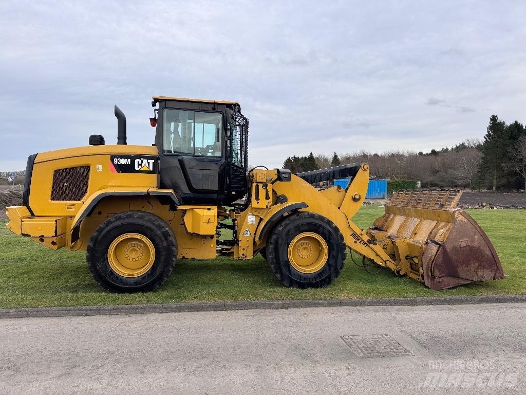 CAT 930 M Chargeuse sur pneus