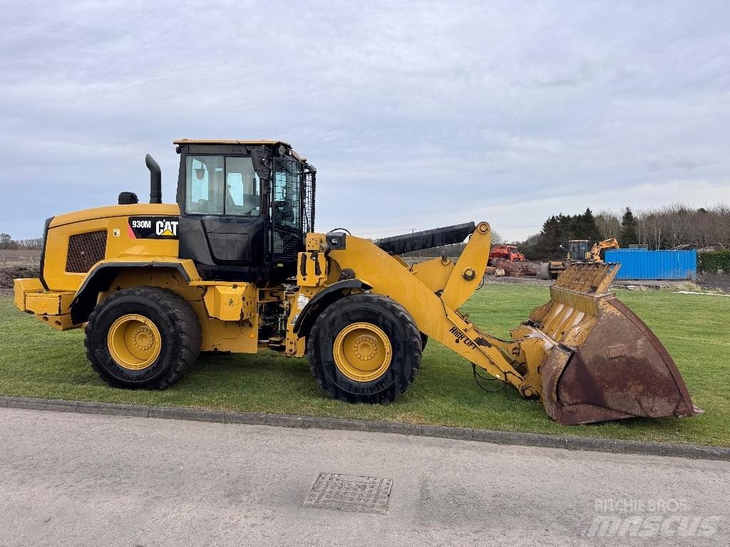CAT 930 M Chargeuse sur pneus