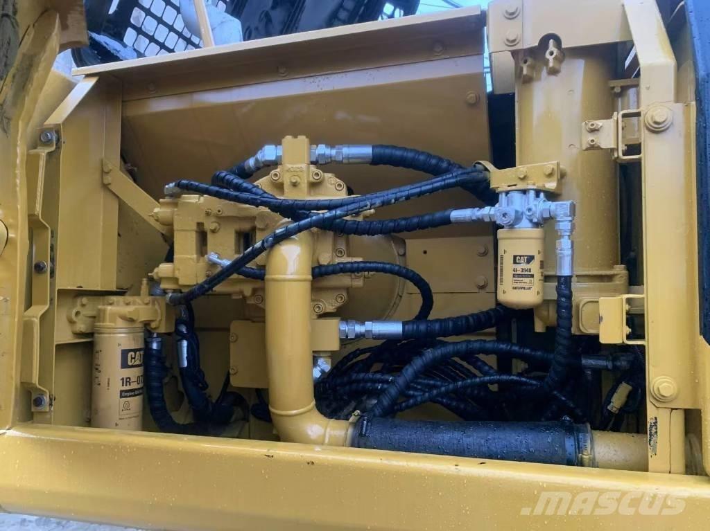 CAT 325 B L Pelle sur chenilles