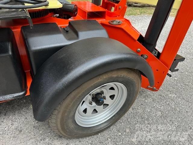 JLG T 350 Remorque nacelle