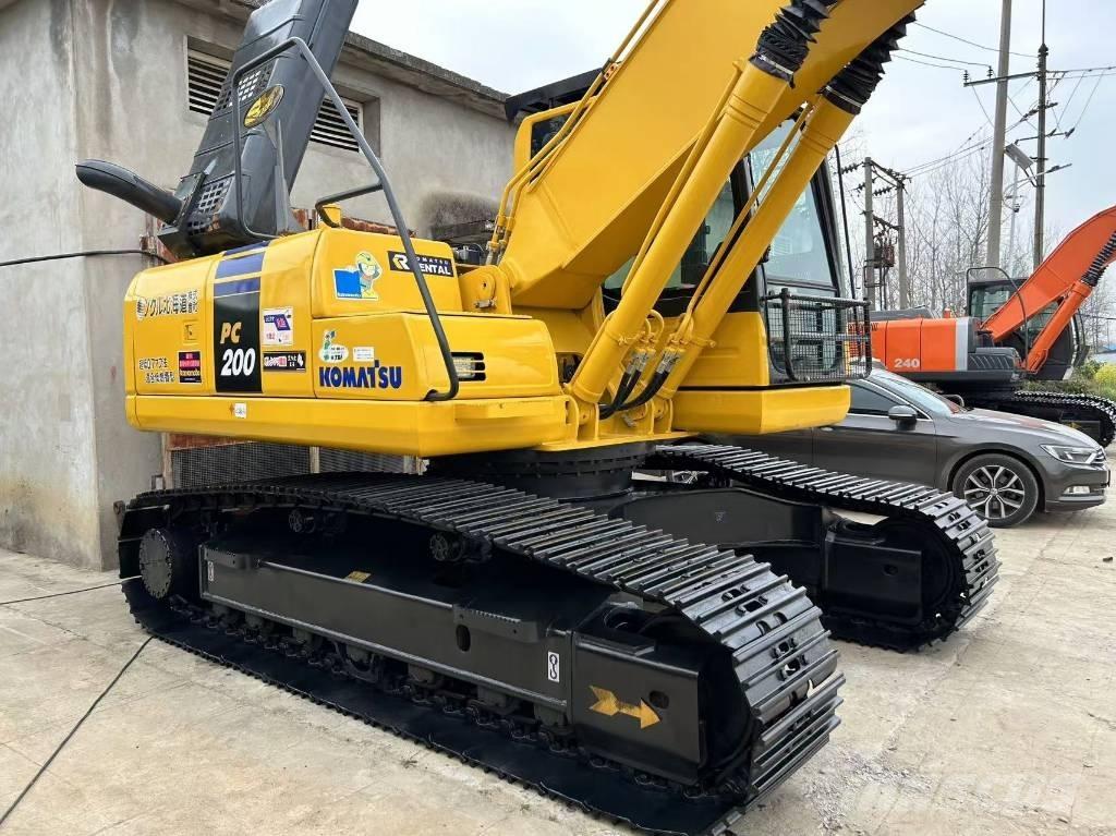 Komatsu 200 Pelle sur chenilles