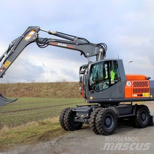 Atlas 150W Pelle sur pneus