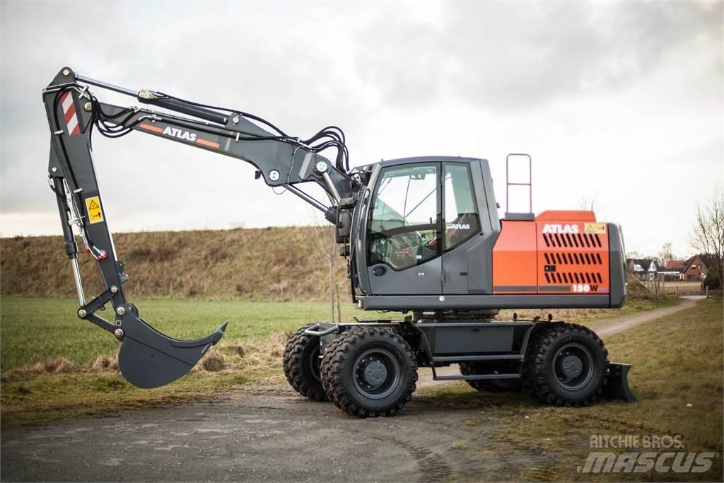 Atlas 150W Pelle sur pneus