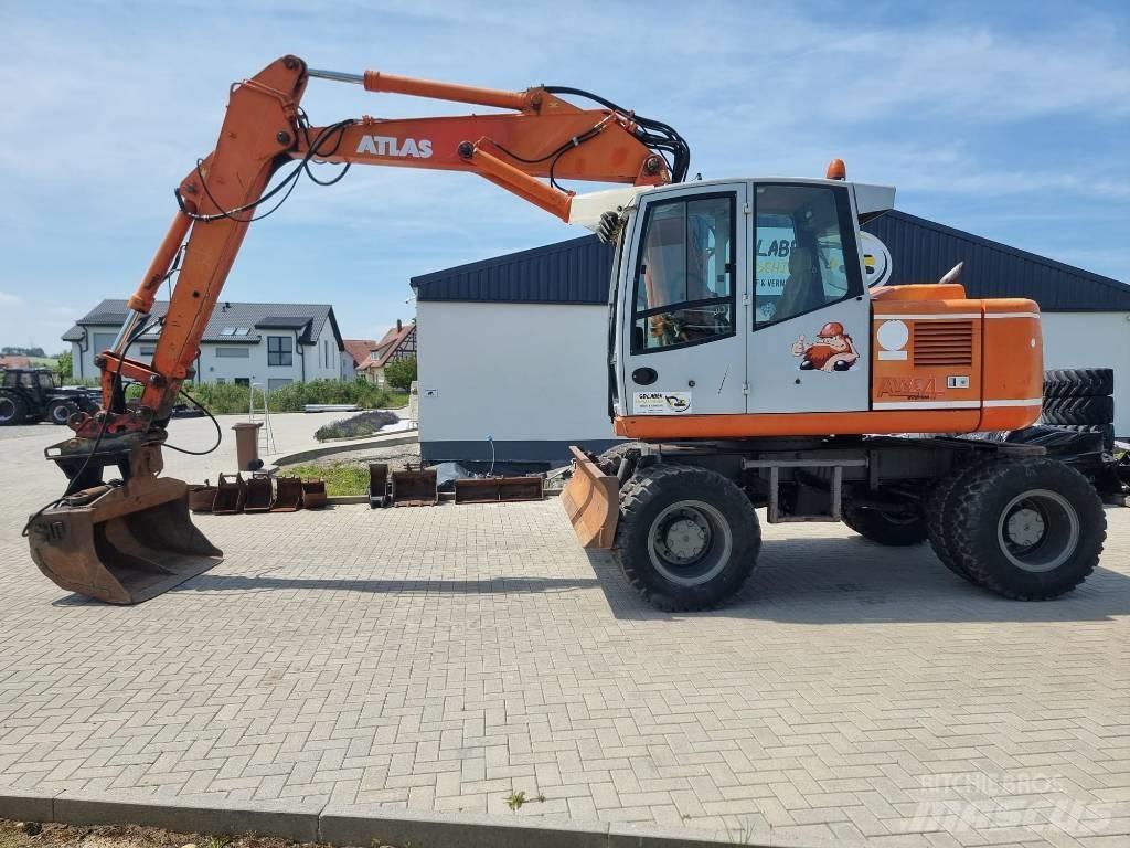 Atlas 1204 Pelle sur pneus