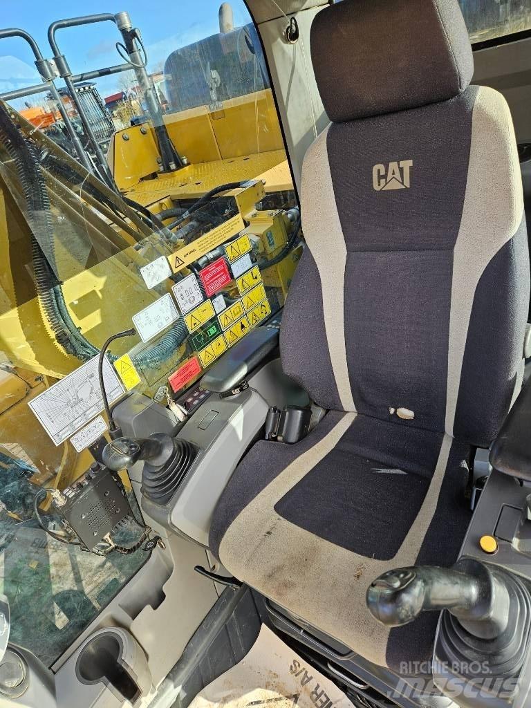 CAT 326 F L Pelle sur chenilles