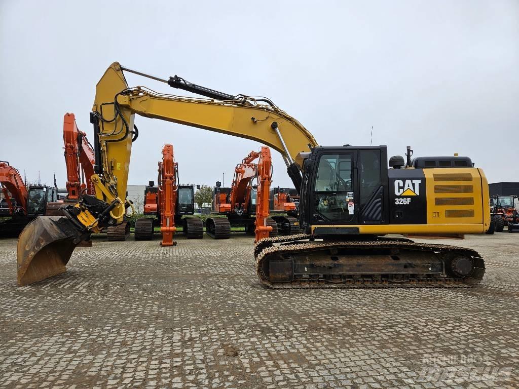 CAT 326 F L Pelle sur chenilles