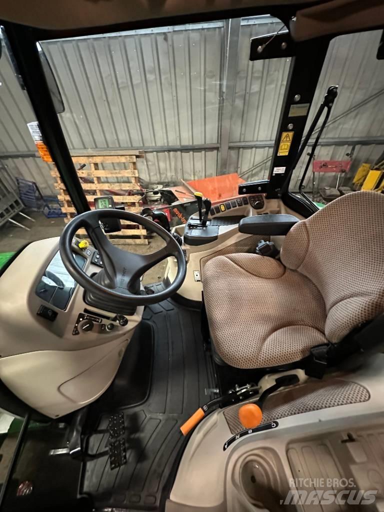 John Deere 3046 R Tracteur