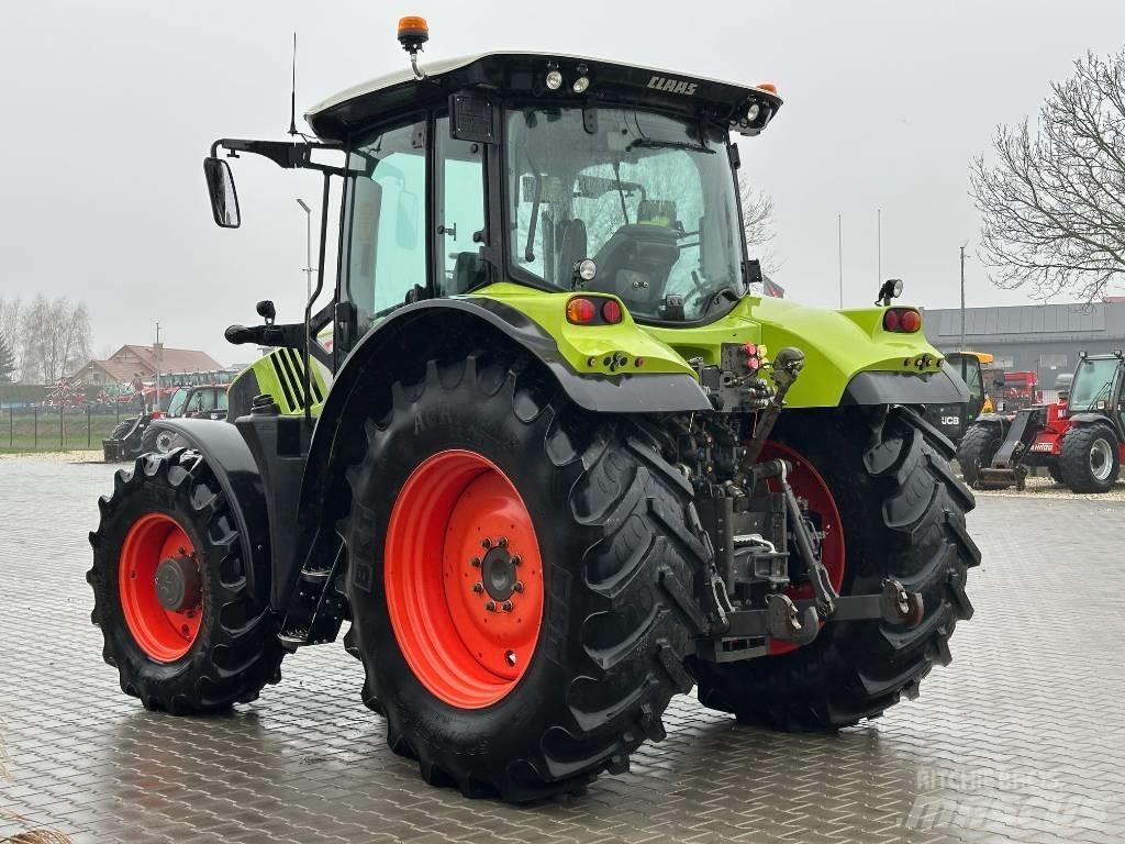 CLAAS Arion 550 Tracteur