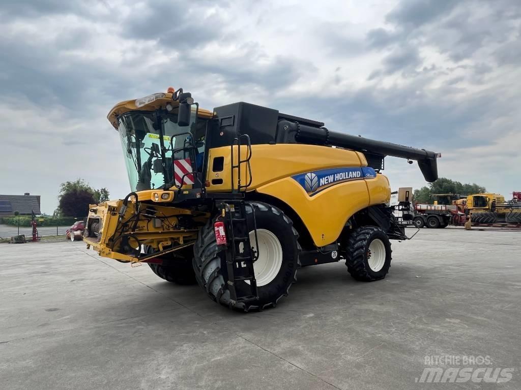 New Holland CR 9090 Moissonneuse batteuse