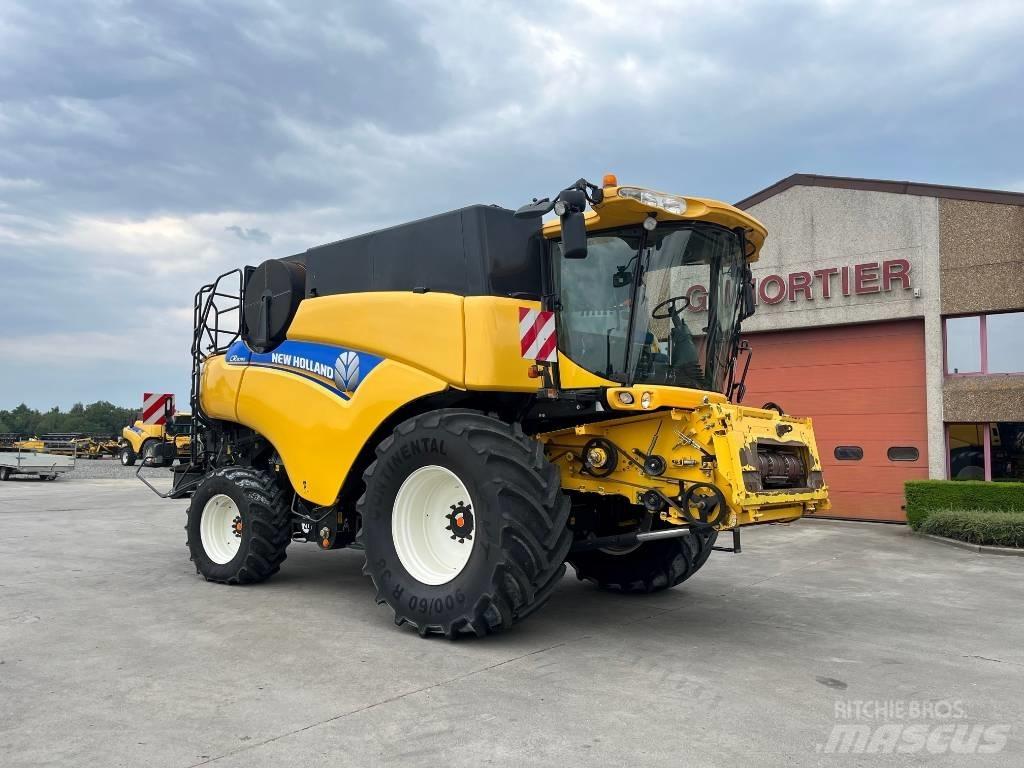New Holland CR 9090 Moissonneuse batteuse
