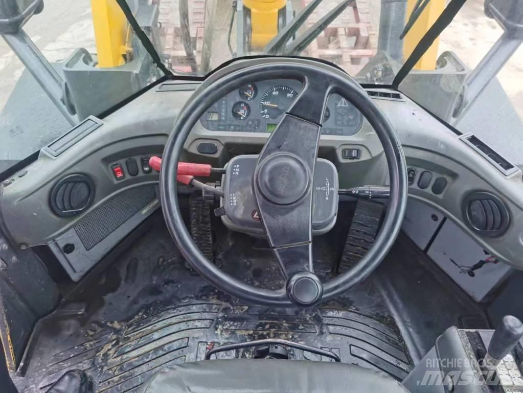 Komatsu WA 380 Chargeuse sur pneus