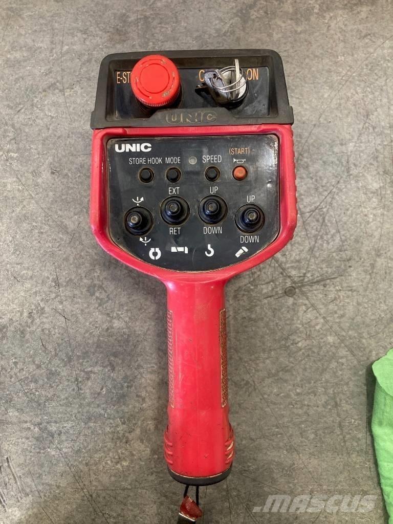 Unic URW-295 Mini grue