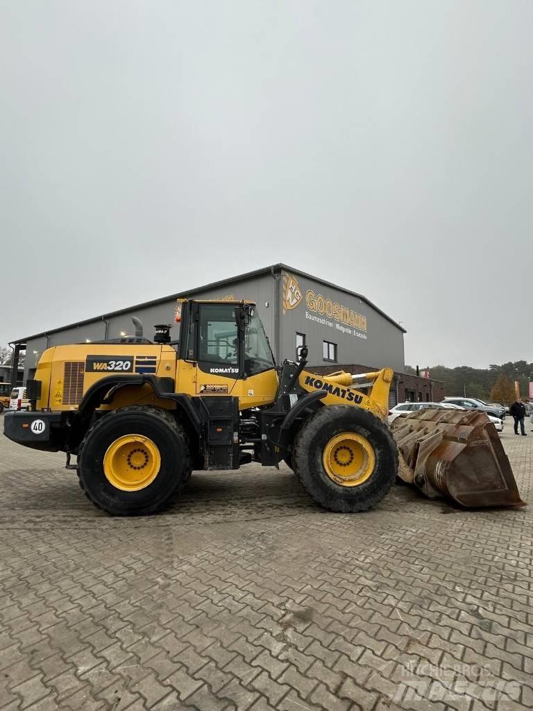Komatsu WA 320 Chargeuse sur pneus