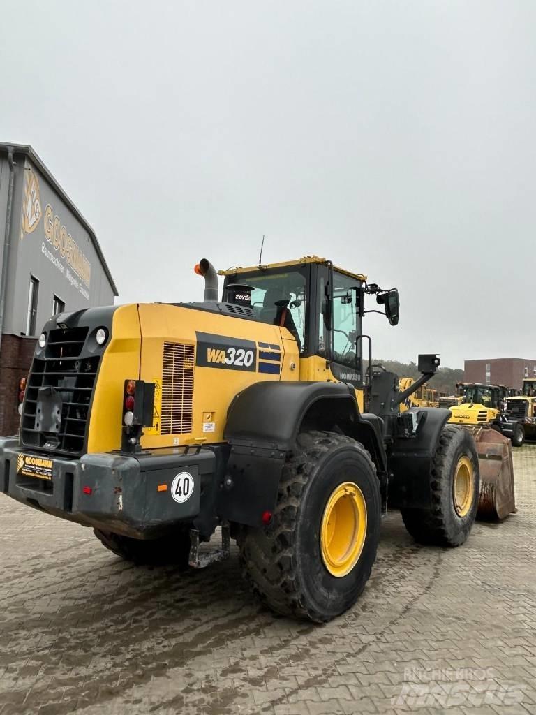 Komatsu WA 320 Chargeuse sur pneus