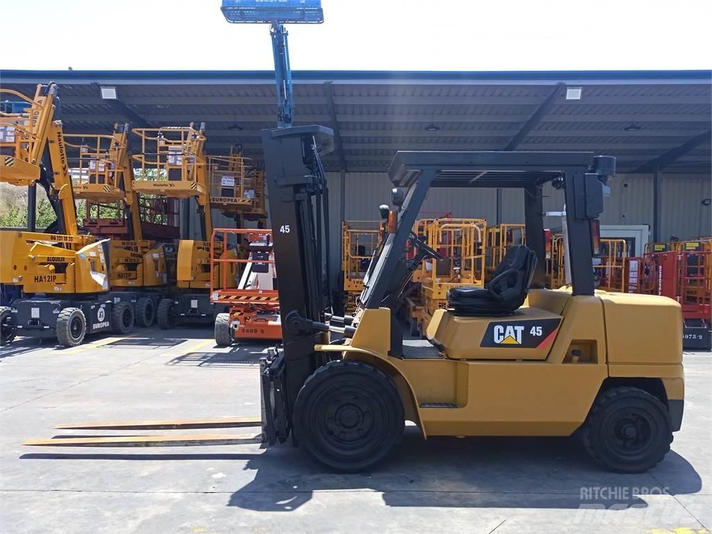 CAT DP45K Chariots diesel