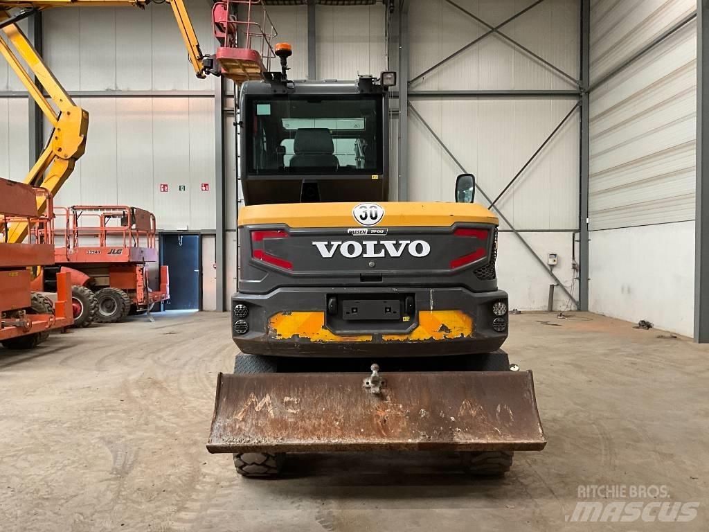 Volvo EW 60 E Pelle sur pneus