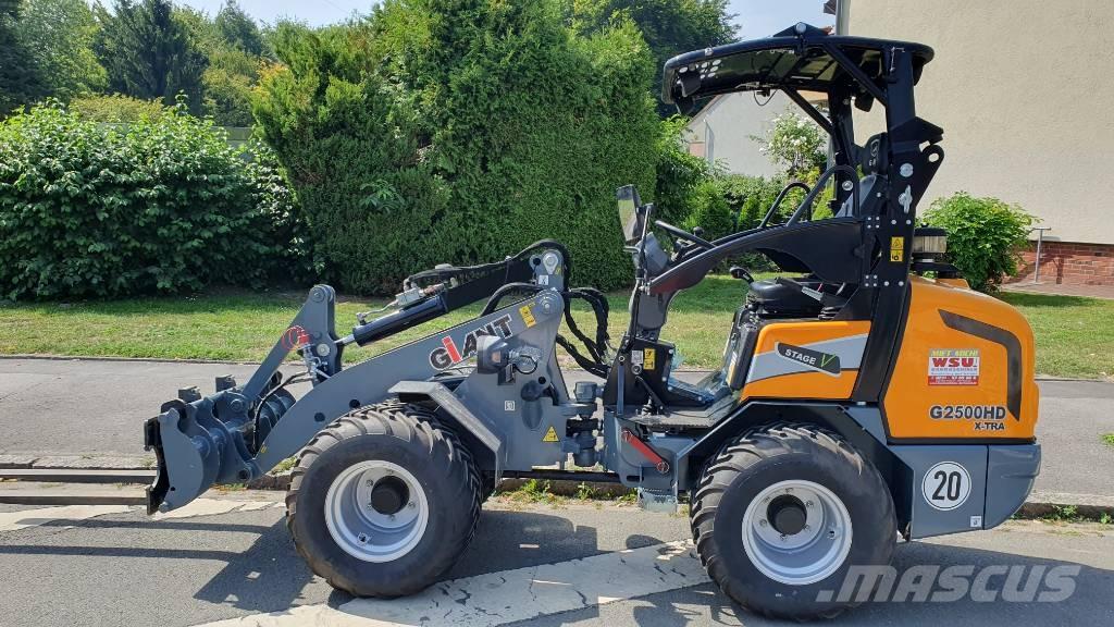 GiANT G 2500 X-Tra Chargeuse sur pneus