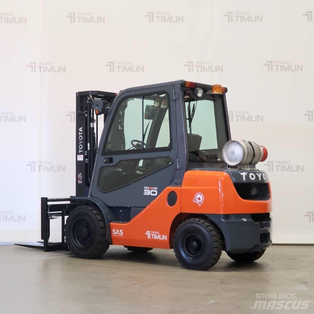 Toyota 02-8FGF30 Chariots GPL