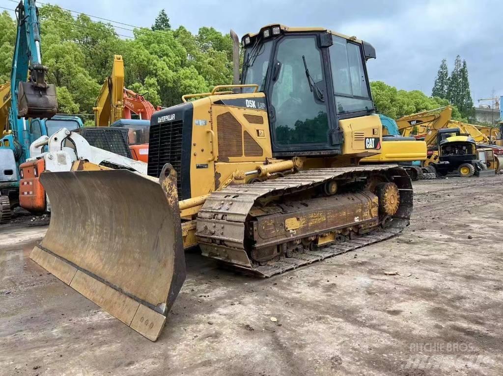 CAT D 5 K Bouteurs sur chenilles